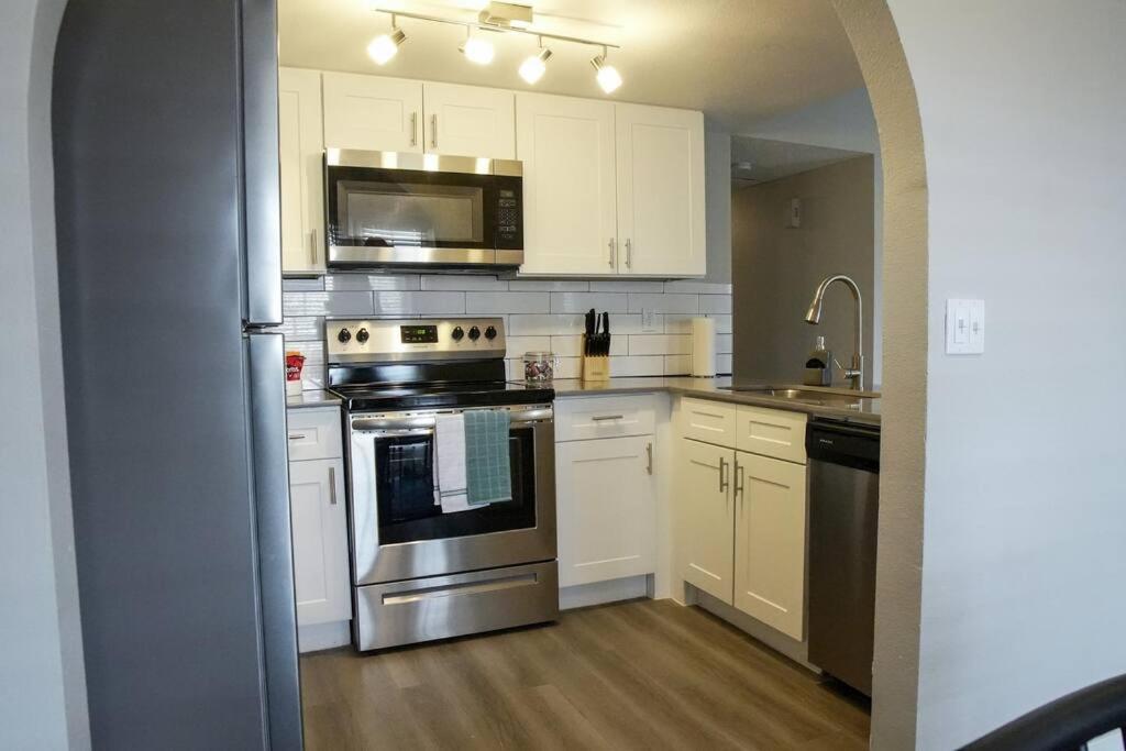 2 Bedroom Minutes From Las Vegas Strip And Airport Экстерьер фото